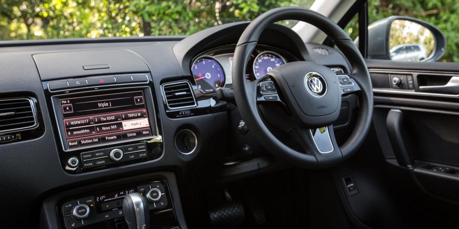 Интерьер Volkswagen Touareg V6 TDI Adventure 2017 года  (AU) (фото 25 из 33)